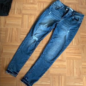 Medium wash skinny jeans